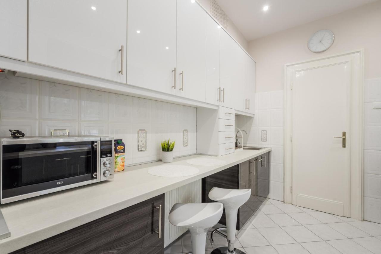 Bpr Ethereal Panoramic Suite With A/C & Balcony Budapeste Exterior foto