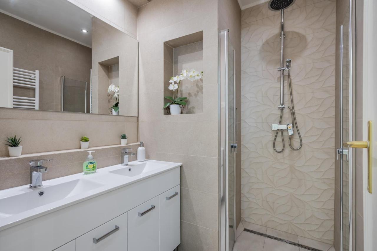 Bpr Ethereal Panoramic Suite With A/C & Balcony Budapeste Exterior foto